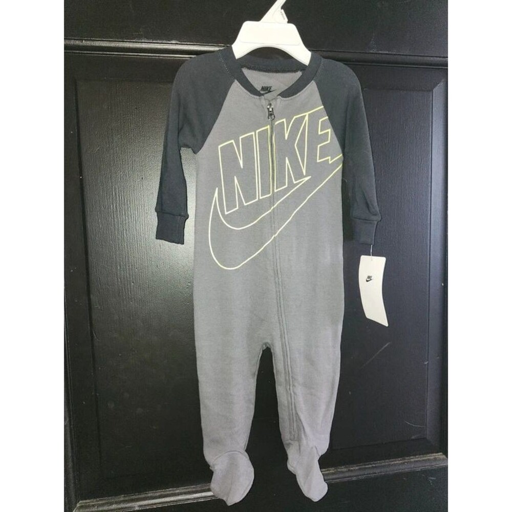 NWT Nike Baby Sportswear Graphic Footed Coverall Sleeper Gray Neon Size 6M